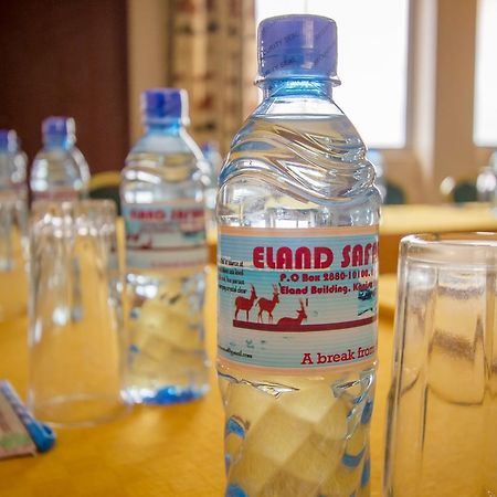 Eland Safari Hotel نيري المظهر الخارجي الصورة