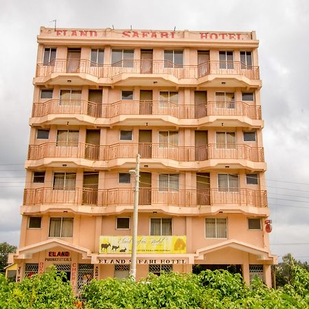 Eland Safari Hotel نيري المظهر الخارجي الصورة
