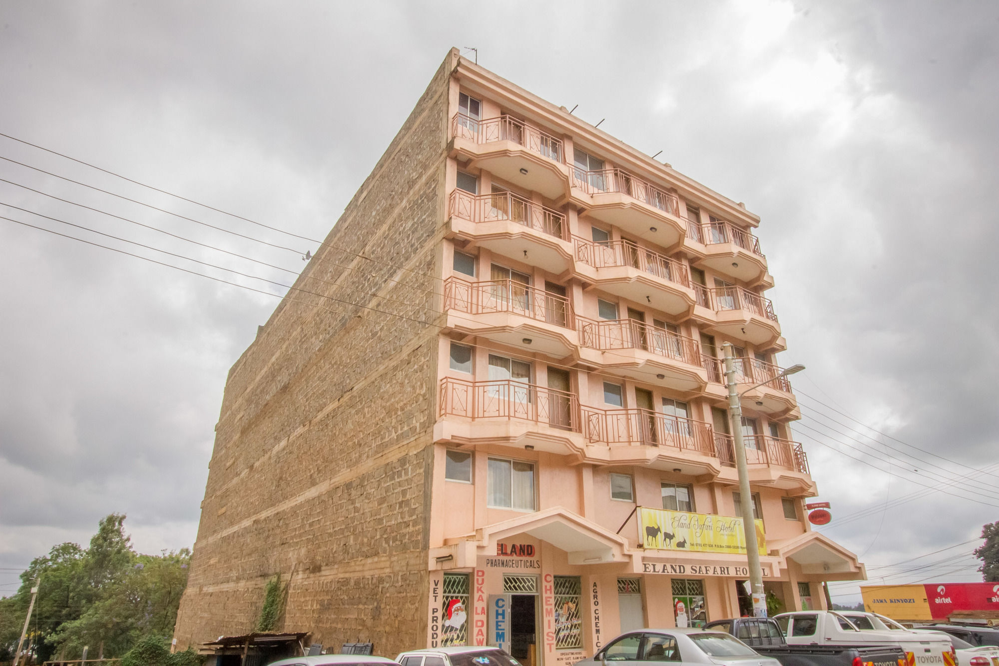 Eland Safari Hotel نيري المظهر الخارجي الصورة