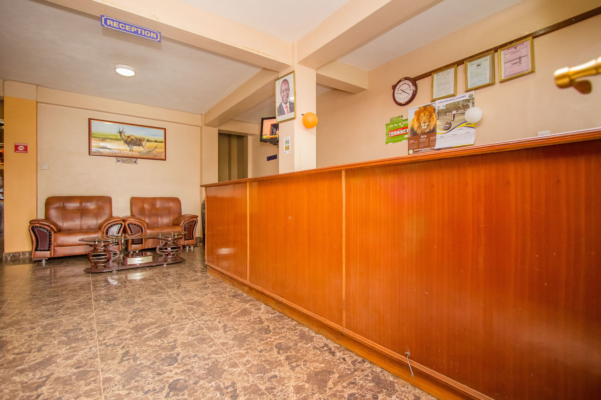 Eland Safari Hotel نيري المظهر الخارجي الصورة